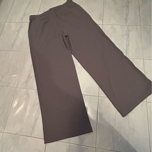HALARA Pants - HALARA Gray Wide-Leg Pants. Front pockets. Soft and stretchy! New with tag!